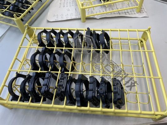 टाइटेनियम मिश्र धातु पीवीडी वैक्यूम कोटिंग मशीन पर घड़ियों और गहने DLC काले कोटिंग्स